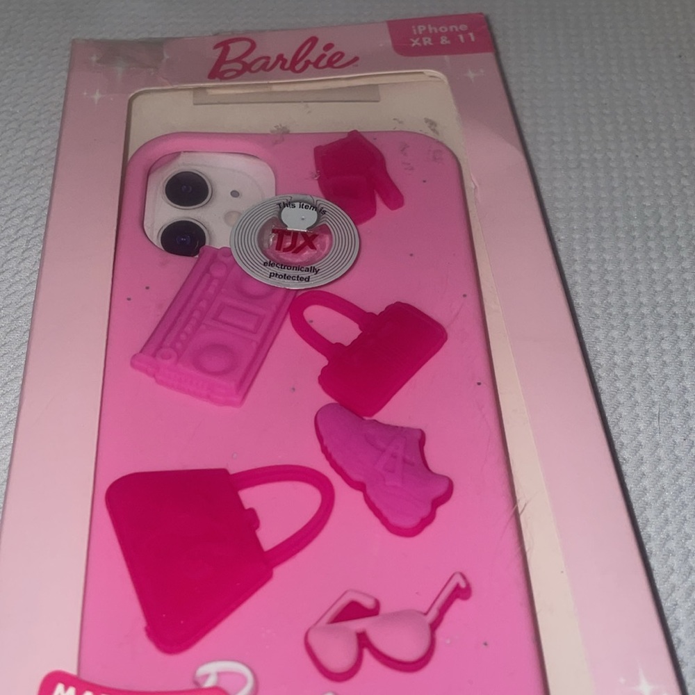 🎄 Barbie Phone Case for iphone xr &11 - Picture 2 of 5